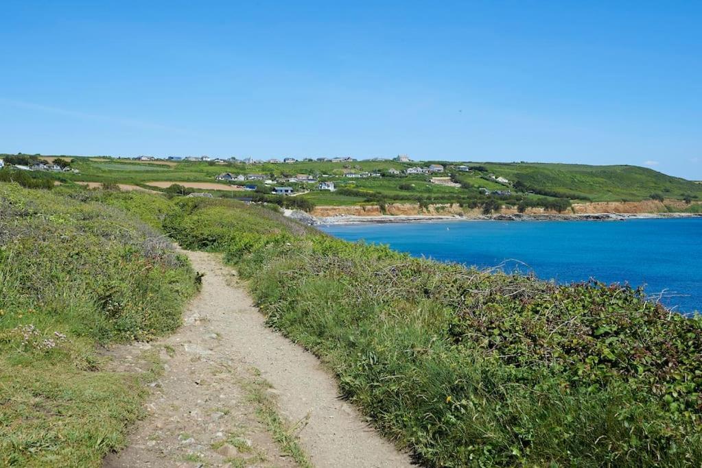 3-Bedroom Bungalow With Parking, Goldsithney, Penzance, Cornwall Perranuthnoe Dış mekan fotoğraf